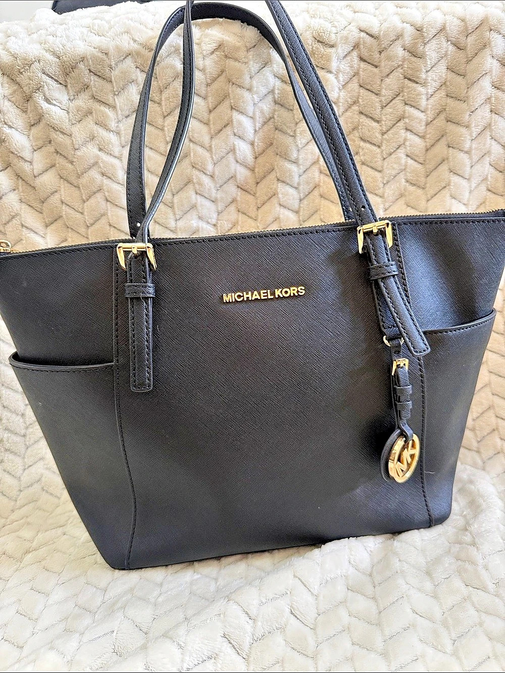 Michael Kors Jet Set Travel Medium Top-Zip Tote Bag Black